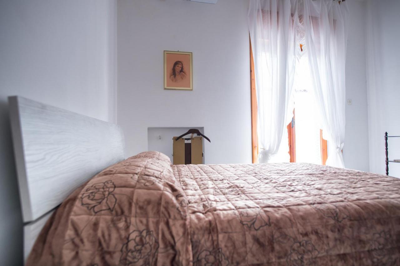 La Casa Gialla Vietri Bagian luar foto
