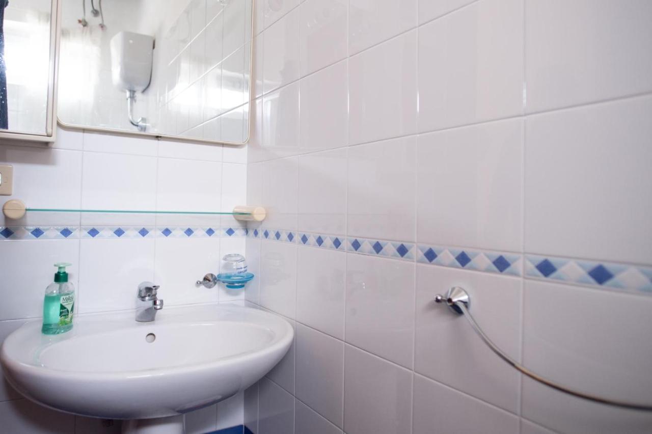 La Casa Gialla Vietri Bagian luar foto
